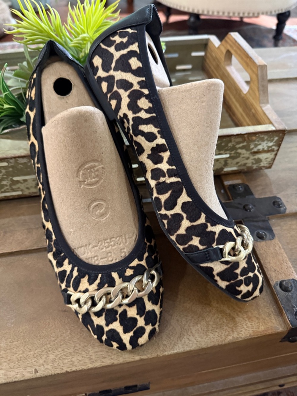 Vionic Leopard-Print Chain-Trim Ballet Flats - Black & Tan.    Size 9